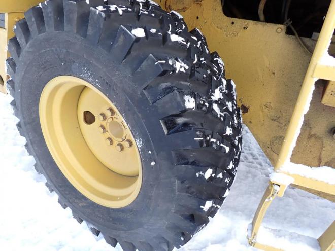 ホイールローダ910G スパイクタイヤ　恵庭ヤード 4WD