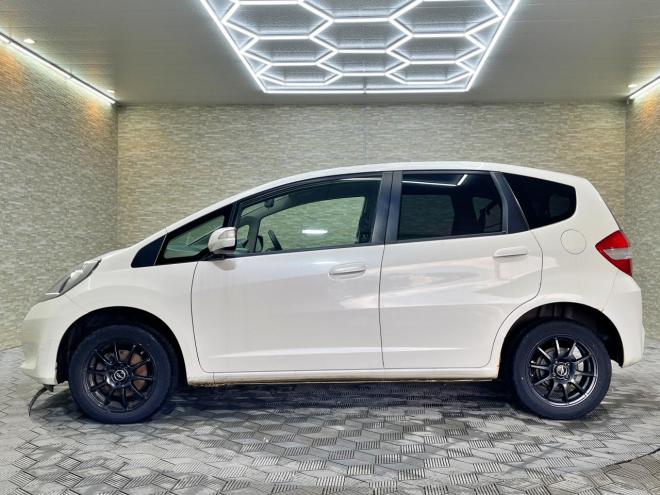 フィット1.3G 4WD 5年保証 ナビ Bカメ ETC 寒冷地仕様 禁煙 車検整備2年付