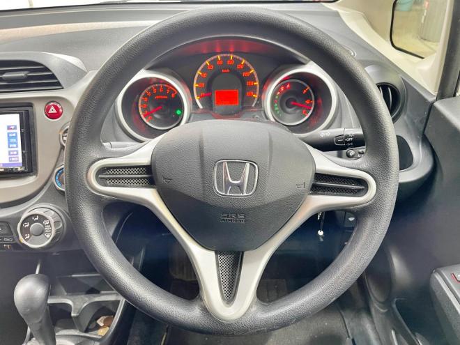 フィット1.3G 4WD 5年保証 ナビ Bカメ ETC 寒冷地仕様 禁煙 車検整備2年付