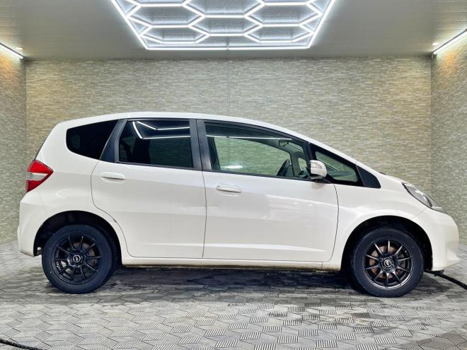 フィット1.3G 4WD 5年保証 ナビ Bカメ ETC 寒冷地仕様 禁煙 車検整備2年付