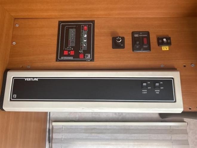 カムロードキャンピング　 2WD 3000