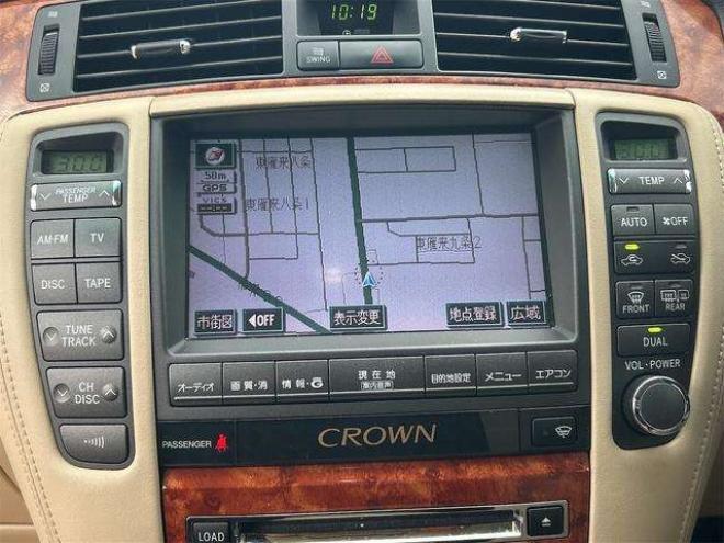 クラウンロイヤル 3.0 ロイヤルサルーン i-Four 4WD　ドライブレコーダー　オートクルーズコントロール　バックカメラ　ナビ　エアロ　HID　スマートキー　電動格納ミラー　盗難防止システム　衝突安全ボディ 3000