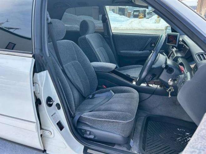 クラウン3.0 ロイヤルサルーンFour 4WD　キーレス　エアコン　ABS　パワーシート　テレビ　オートクルーズコントロール　ETC 3000