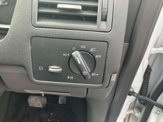 フォードクーガ タイタニアム 4WD　 2500