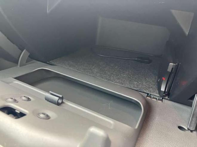 フォードクーガ タイタニアム 4WD　 2500