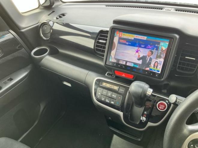 N-BOXカスタム　G SSパッケージ 4WD 660 5Dr