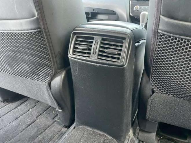 エクストレイル2.0 20S 2列車 4WD　ETC　パワステ　パワーウィンドウ　ABS　アイドリングストップ　エアコン　ナビ　キーレスエントリー　寒冷地仕様 2000