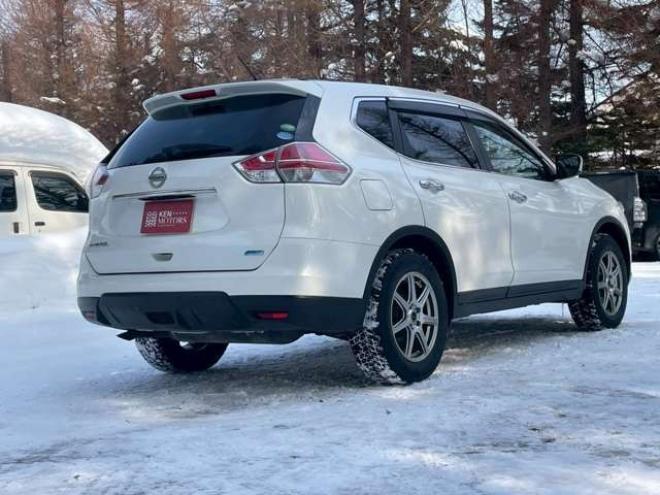 エクストレイル2.0 20S 2列車 4WD　ETC　パワステ　パワーウィンドウ　ABS　アイドリングストップ　エアコン　ナビ　キーレスエントリー　寒冷地仕様 2000