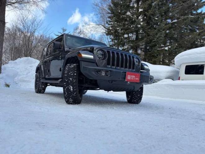 ラングラーアンリミテッド サハラ 3.6L 4WD　エアコン　クルーズコントロール　パワステ　パワーウィンドウ　フロントカメラ　サイドカメラ　バックカメラ　キーレスエントリー　アルミホイール　ABS　横滑り防止装置　盗難防止装置　フルセグTV 正規輸入車 3600