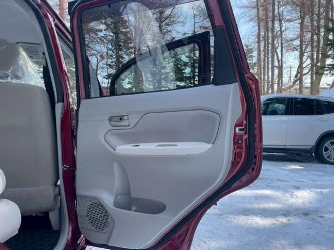 ムーヴL 4WD　アイドリングストップ　シートヒーター　ABS　横滑り防止装置　キーレス　エアコン　パワーウィンドウ　パワステ　寒冷地仕様 660