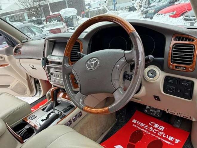 ランドクルーザー100 4.2 VXリミテッド Gセレクション ディーゼルターボ 4WD　ETC　パワステ　電動シート　クルーズコントロール　ABS　シートヒーター　パワーウィンドウ　キーレス　サンルーフ　アルミホイール 4200
