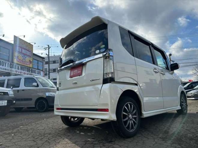 N-BOXカスタムG Lパッケージ 4WD　社外ナビ　左側電動スライドドア　バックカメラ　純正アルミホイール　キーレスエントリー　ABS　パワーウィンドウ　パワステ　盗難防止装置 660