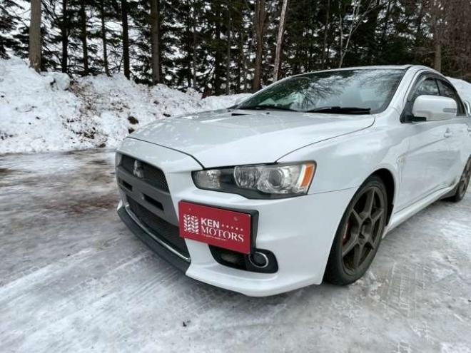 ランサーエボリューション 2.0 GSR X 4WD　ブリッツ車高調　社外マフラー(カキモト)　ローダウン　ETC　ABS　横滑り防止装置　盗難防止装置　エアコン　パワーウィンドウ　パワステ　キーレスエントリー　純正ナビ　社外アルミ 2000