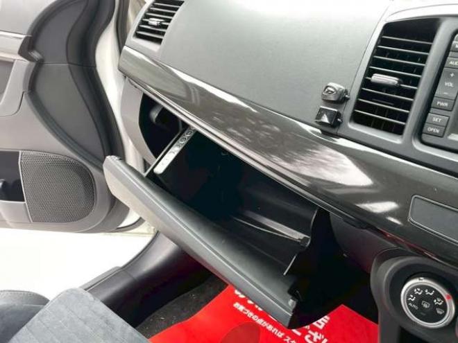 ランサーエボリューション 2.0 GSR X 4WD　ブリッツ車高調　社外マフラー(カキモト)　ローダウン　ETC　ABS　横滑り防止装置　盗難防止装置　エアコン　パワーウィンドウ　パワステ　キーレスエントリー　純正ナビ　社外アルミ 2000