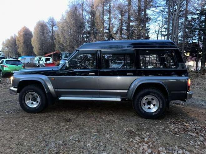 サファリ4.2 エクストラハイルーフグランロード ディーゼル 4WD　ハイルーフ　パワステ　パワーウィンドウ　社外アルミホイール　マッドフラップ 4200