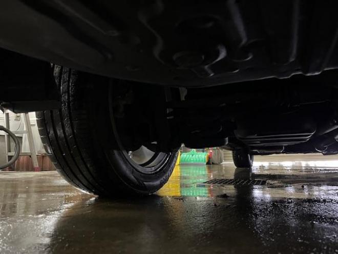 エスティマアエラス　プレミアムエディション　本州仕入　寒冷地仕様　禁煙車　純正リアフリップダウンモニター　両側パワースライドドア　純正１８インチＡＷ　社外１６ＡＷ＋スタッドレスタイヤ付　純正エンジンスターター　前後ドライブレコーダー　ＥＴＣ 4WD 2400 5Dr