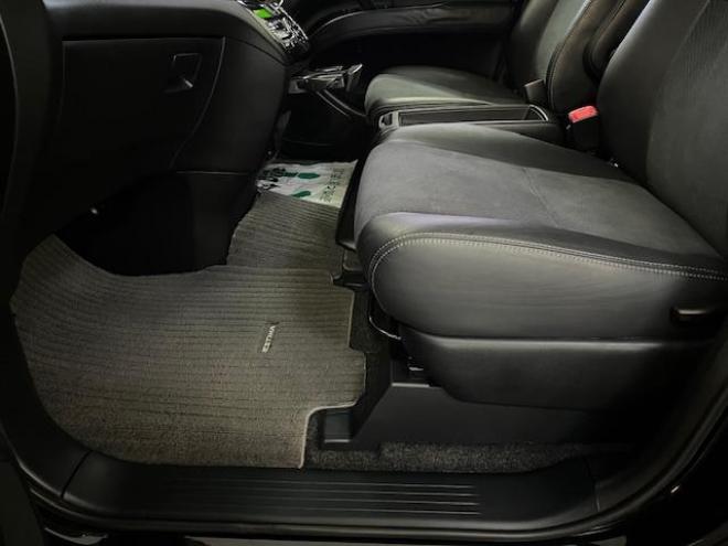 エスティマアエラス　プレミアムエディション　本州仕入　寒冷地仕様　禁煙車　純正リアフリップダウンモニター　両側パワースライドドア　純正１８インチＡＷ　社外１６ＡＷ＋スタッドレスタイヤ付　純正エンジンスターター　前後ドライブレコーダー　ＥＴＣ 4WD 2400 5Dr