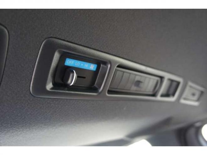 ハイエースバン2.8 スーパーGL ダークプライム S ロングボディ ディーゼルターボ 4WD　ダークプライムS　登録済未使用車　4WD　両側パワースライドドア　デジタルインナーミラー　全方位カメラ　バックカメラ　寒冷地仕様　プッシュスタート　スマートキー　415COBRAフラットベッドキット 登録済未使用車 2800