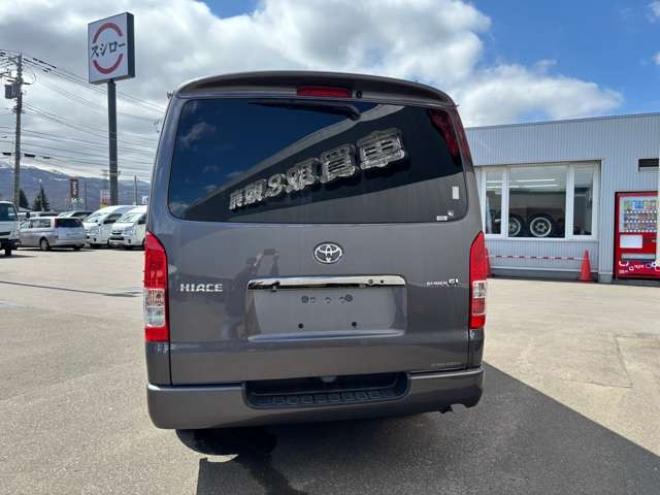 ハイエースバン2.8 スーパーGL ダークプライムII ロングボディ ディーゼルターボ 4WD　グレーメタリック　415COBRAクリーンルック3フロントスポイラー　ステージ2ルーフスポイラー　バッドフェイスBY2ボンネット　バッドラッカー17インチAW　ヨコハマPARADA17インチホワイトレター 2800