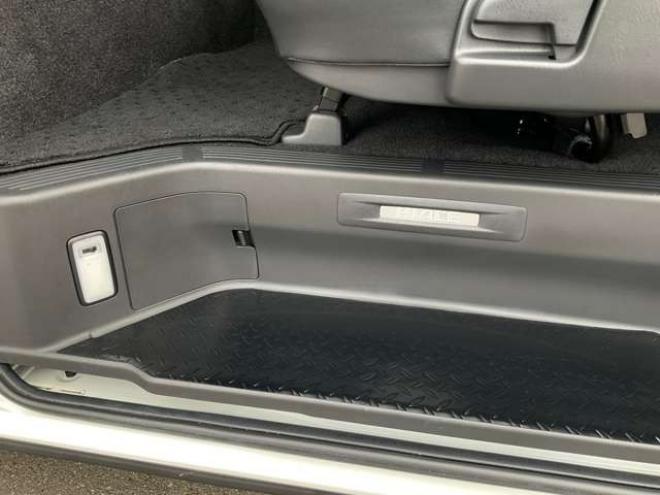 ハイエースバン2.8 スーパーGL ダークプライムII ロングボディ ディーゼルターボ 4WD　モデリスタフロントスポイラー　ワーク18インチAW　8インチナビTV 両側電動パワースライドドア 415COBRAフラットキット(ベッドキット) 2800