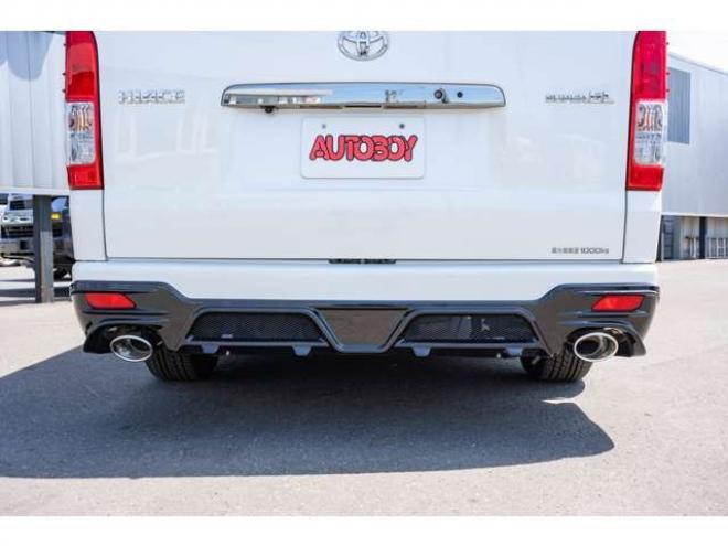 ハイエースバン2.8 スーパーGL ダークプライムII ロングボディ ディーゼルターボ 4WD　ESSEXカスタム　FリップスポイラーVer.4　サイドライナー　クワトロリアバンパー　プログレスIバッドパネル　17インチELホイール　ヨコハマPARADA　415COBRAフラットキット 2800