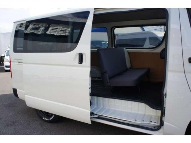 ハイエースバン2.8 DX ロング ディーゼルターボ 4WD　フロントシートセパレート仕様変更済　　　センターコンソール付　415COBRA丸目ライトキット&バッドラッカー16インチAW　415SAFARIフロントスポイラー　TOYOオープンカントリーR/T　電動格納ドアミラー 2800