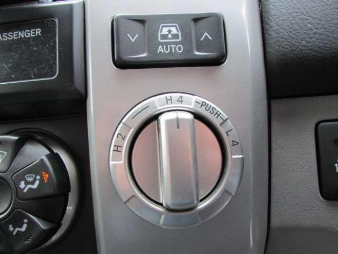 ハイラックスサーフ2.7 SSR-X リミテッド 4WD　MID17インチホイール/LEDヘッドライト/LEDフォグ/リアフォグ/キーレス/社外ナビ/バックカメラ 2700