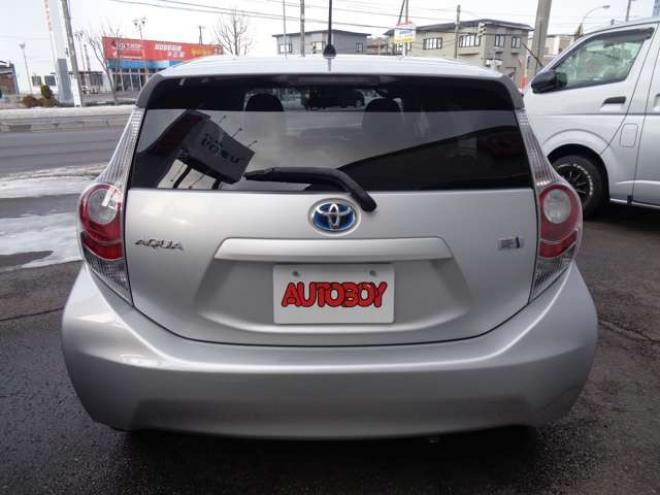 アクア1.5 S　キーフリー　純正ナビ　ワンセグ　ハイブリッド 2WD 1500