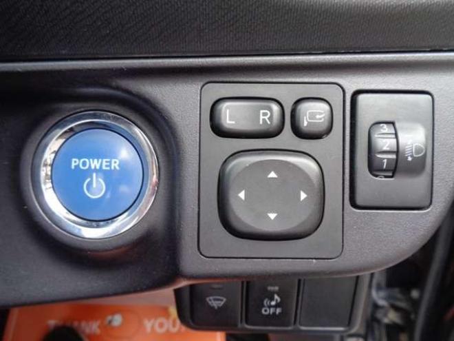 アクア1.5 S　純正ナビ　バックカメラ　スマートキー　車検令和8年8月 2WD 1500