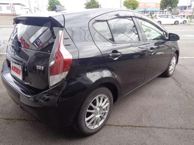 アクア1.5 S　純正ナビ　バックカメラ　スマートキー　車検令和8年8月 2WD 1500