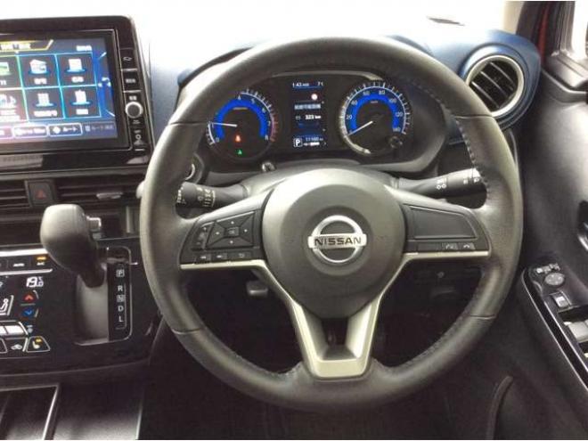 デイズハイウェイスターX 4WD　プッシュスタート　スマートキー　日産純正ナビ　フルセグTV　CD　Bluetooth　全方向カメラ　バックカメラ　本革巻きステアリング　ステアリングスイッチ　クルーズコントロール　シートヒーター　ETC 660