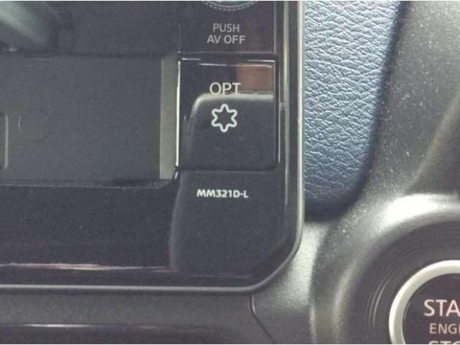 デイズハイウェイスターX 4WD　プッシュスタート　スマートキー　日産純正ナビ　フルセグTV　CD　Bluetooth　全方向カメラ　バックカメラ　本革巻きステアリング　ステアリングスイッチ　クルーズコントロール　シートヒーター　ETC 660