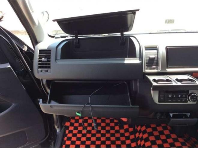 ハイエースバン2.8 スーパーGL ロング ディーゼルターボ 4WD　寒冷地仕様　リアヒーター&リアクーラー　プッシュスタート　スマートキー　ステアリングスイッチ　ベッドキッド　LEDヘッドライト　ドライブレコーダー　メモリナビ　ワンセグTV　バックカメラ　電動格納ミラー 2800