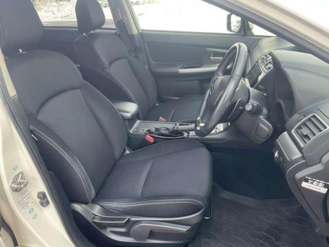 インプレッサスポーツ 2.0 i アイサイト 4WD　後期型　プッシュスタート　スマートキー　KENWOOD製ナビTV　Bluetooth バックカメラ　レーダークルーズコントロール　ETC　HIDヘッドライト　リアスポイラー　エアロ(サイド・リア) 2000