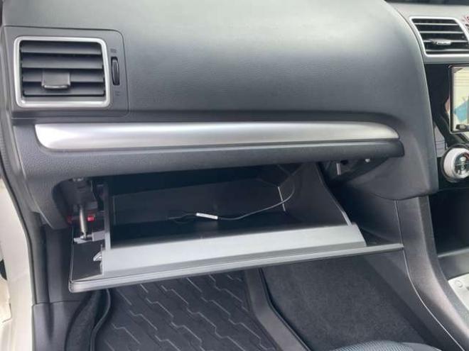 インプレッサスポーツ 2.0 i アイサイト 4WD　後期型　プッシュスタート　スマートキー　KENWOOD製ナビTV　Bluetooth バックカメラ　レーダークルーズコントロール　ETC　HIDヘッドライト　リアスポイラー　エアロ(サイド・リア) 2000