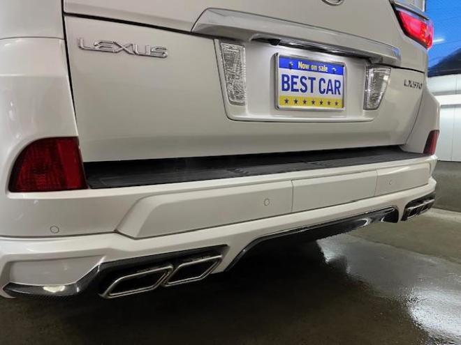 レクサスＬＸ５７０　本州仕入　寒冷地仕様　禁煙車　リアエンターテイメント　純正２１インチＡＷ　社外１８ＡＷ＋スタッドレスタイヤ付　ヘッドアップディスプレイ　全方位パノラミックモニター　ＣＯＯＬＢＯＸ　前後ドラレコ　ＥＴＣ 4WD 5700 5Dr