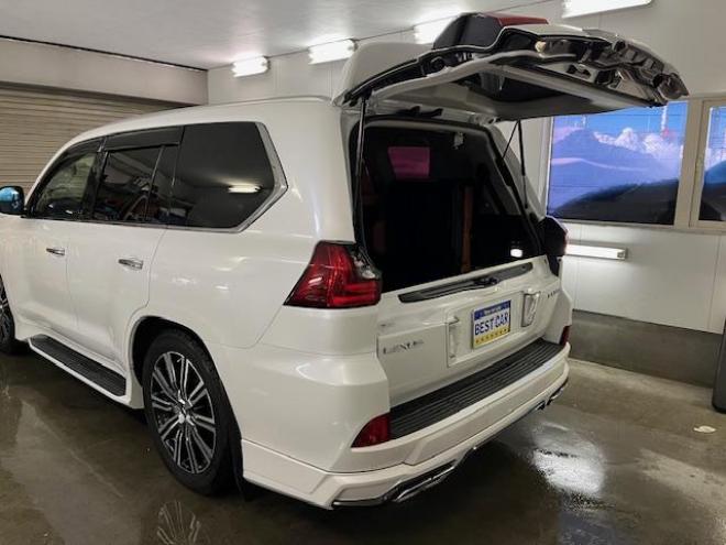 レクサスＬＸ５７０　本州仕入　寒冷地仕様　禁煙車　リアエンターテイメント　純正２１インチＡＷ　社外１８ＡＷ＋スタッドレスタイヤ付　ヘッドアップディスプレイ　全方位パノラミックモニター　ＣＯＯＬＢＯＸ　前後ドラレコ　ＥＴＣ 4WD 5700 5Dr