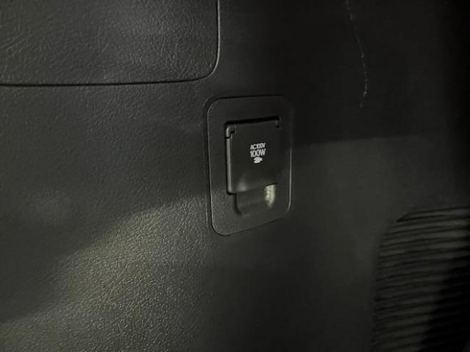 レクサスＬＸ５７０　本州仕入　寒冷地仕様　禁煙車　リアエンターテイメント　純正２１インチＡＷ　社外１８ＡＷ＋スタッドレスタイヤ付　ヘッドアップディスプレイ　全方位パノラミックモニター　ＣＯＯＬＢＯＸ　前後ドラレコ　ＥＴＣ 4WD 5700 5Dr