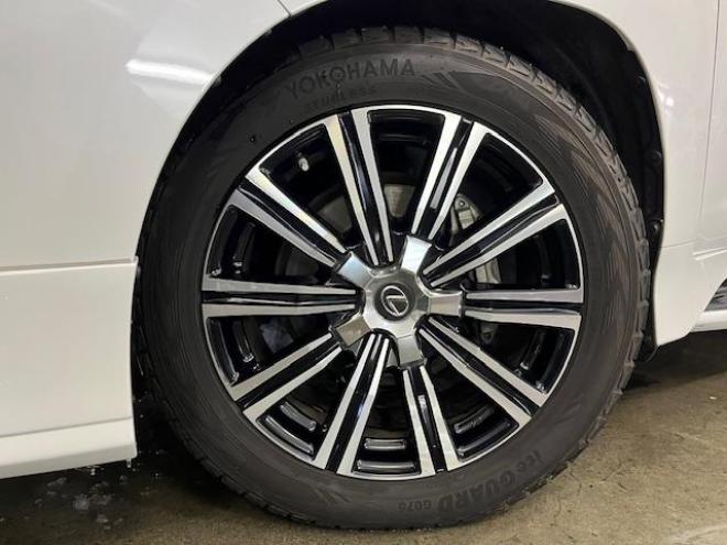 レクサスＬＸ５７０　本州仕入　寒冷地仕様　禁煙車　リアエンターテイメント　純正２１インチＡＷ　社外１８ＡＷ＋スタッドレスタイヤ付　ヘッドアップディスプレイ　全方位パノラミックモニター　ＣＯＯＬＢＯＸ　前後ドラレコ　ＥＴＣ 4WD 5700 5Dr