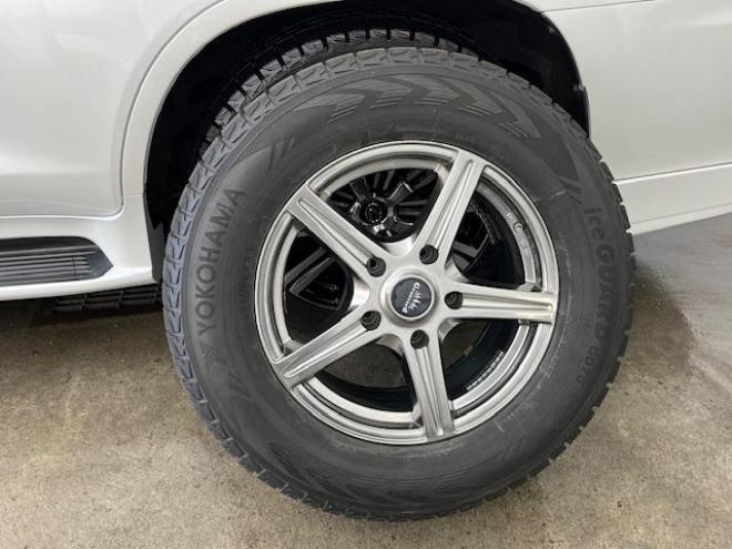 レクサスＬＸ５７０　本州仕入　寒冷地仕様　禁煙車　リアエンターテイメント　純正２１インチＡＷ　社外１８ＡＷ＋スタッドレスタイヤ付　ヘッドアップディスプレイ　全方位パノラミックモニター　ＣＯＯＬＢＯＸ　前後ドラレコ　ＥＴＣ 4WD 5700 5Dr