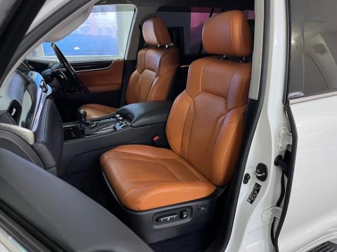レクサスＬＸ５７０　本州仕入　寒冷地仕様　禁煙車　リアエンターテイメント　純正２１インチＡＷ　社外１８ＡＷ＋スタッドレスタイヤ付　ヘッドアップディスプレイ　全方位パノラミックモニター　ＣＯＯＬＢＯＸ　前後ドラレコ　ＥＴＣ 4WD 5700 5Dr