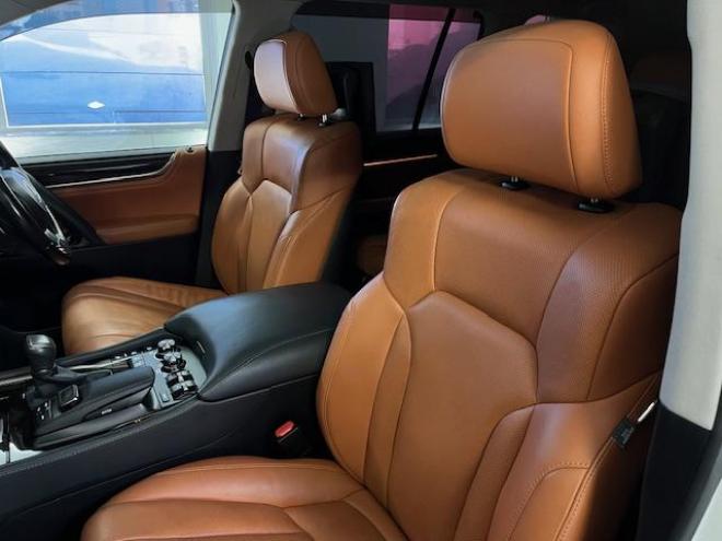 レクサスＬＸ５７０　本州仕入　寒冷地仕様　禁煙車　リアエンターテイメント　純正２１インチＡＷ　社外１８ＡＷ＋スタッドレスタイヤ付　ヘッドアップディスプレイ　全方位パノラミックモニター　ＣＯＯＬＢＯＸ　前後ドラレコ　ＥＴＣ 4WD 5700 5Dr