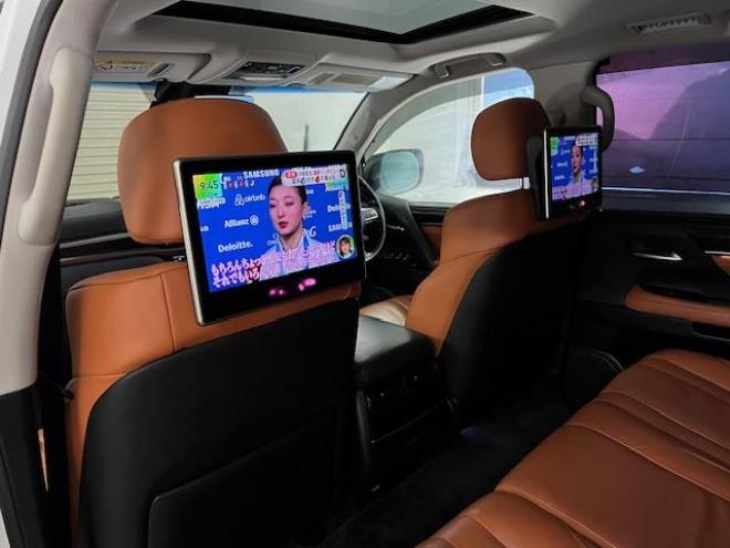 レクサスＬＸ５７０　本州仕入　寒冷地仕様　禁煙車　リアエンターテイメント　純正２１インチＡＷ　社外１８ＡＷ＋スタッドレスタイヤ付　ヘッドアップディスプレイ　全方位パノラミックモニター　ＣＯＯＬＢＯＸ　前後ドラレコ　ＥＴＣ 4WD 5700 5Dr