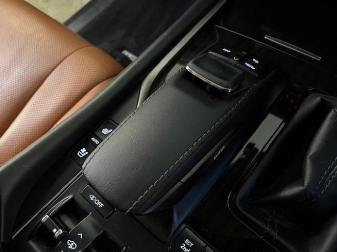 レクサスＬＸ５７０　本州仕入　寒冷地仕様　禁煙車　リアエンターテイメント　純正２１インチＡＷ　社外１８ＡＷ＋スタッドレスタイヤ付　ヘッドアップディスプレイ　全方位パノラミックモニター　ＣＯＯＬＢＯＸ　前後ドラレコ　ＥＴＣ 4WD 5700 5Dr