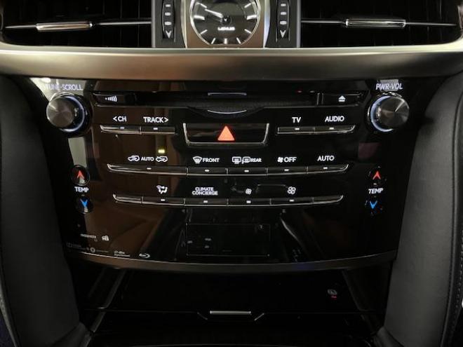 レクサスＬＸ５７０　本州仕入　寒冷地仕様　禁煙車　リアエンターテイメント　純正２１インチＡＷ　社外１８ＡＷ＋スタッドレスタイヤ付　ヘッドアップディスプレイ　全方位パノラミックモニター　ＣＯＯＬＢＯＸ　前後ドラレコ　ＥＴＣ 4WD 5700 5Dr