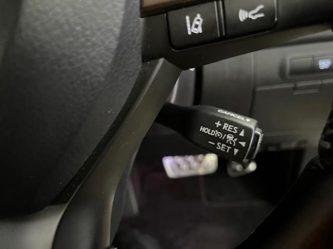 レクサスＬＸ５７０　本州仕入　寒冷地仕様　禁煙車　リアエンターテイメント　純正２１インチＡＷ　社外１８ＡＷ＋スタッドレスタイヤ付　ヘッドアップディスプレイ　全方位パノラミックモニター　ＣＯＯＬＢＯＸ　前後ドラレコ　ＥＴＣ 4WD 5700 5Dr