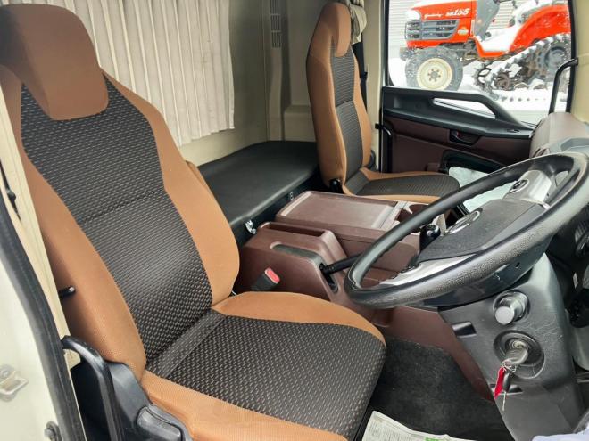 レンジャープロ中古　大型　ワイド5段ラジコンクレーン　6400kg