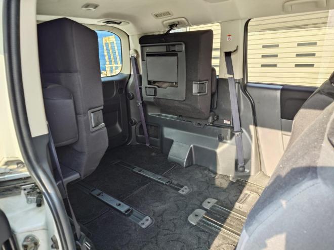 デリカD:5　Gパワーパッケージ 　両側パワースライドドア　エンジンスターター　パナソニックストラーダナビ・TV・バックカメラ　スマートキー　ビルトインETC　パドルシフト　オートライト機能　ウィンカーミラー　HID　LEDフォグランプ　クルーズコントロール　タイミングチェーン　4WD 2400 5Dr