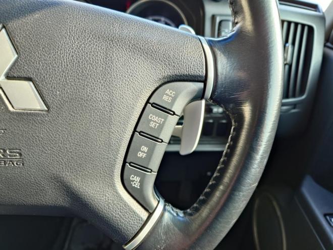 デリカD:5　Gパワーパッケージ 　両側パワースライドドア　エンジンスターター　パナソニックストラーダナビ・TV・バックカメラ　スマートキー　ビルトインETC　パドルシフト　オートライト機能　ウィンカーミラー　HID　LEDフォグランプ　クルーズコントロール　タイミングチェーン　4WD 2400 5Dr