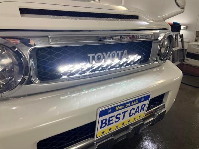 FJクルーザーオフロードパッケージ　禁煙車　リアデフロック　クロールコントロール　アクティブトラクションコントロール　ＭＫＷ２０インチＡＷ　社外１７ＡＷ＋スタッドレスタイヤ付　ブラックレザーシートカバー　コーナーセンサー　ヒッチメンバー 4WD 4000 3Dr